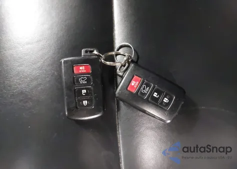 2018 Toyota Highlander Xle z USA, uszkodzony, nr VIN 5TDJZRFH7JS891334